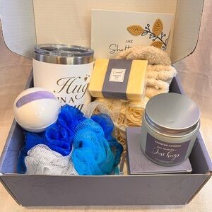 Women's Hug in a Mug Bath & Body Gift Bundle
